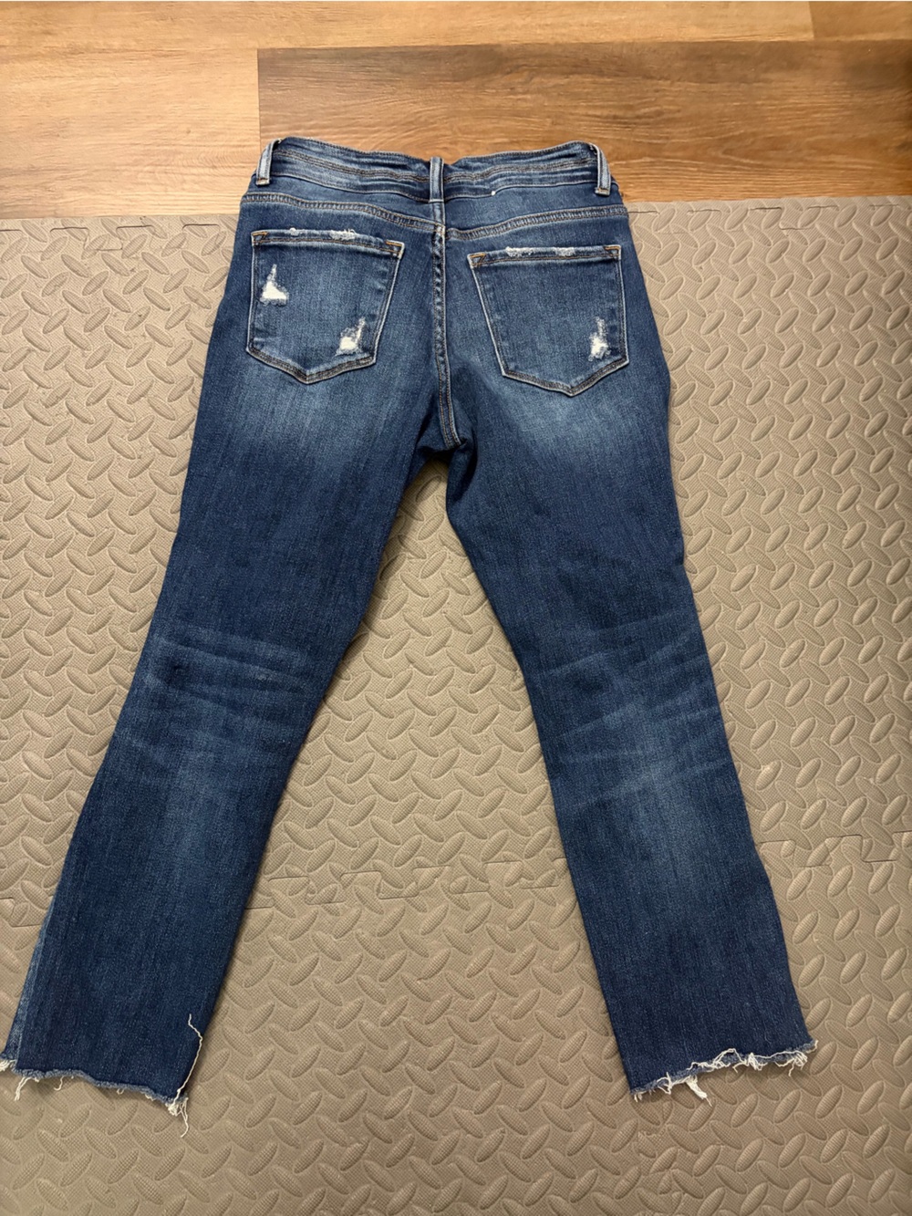 Bridge by Gly buckle distressed jeans 26 petite - Picture 4 of 4